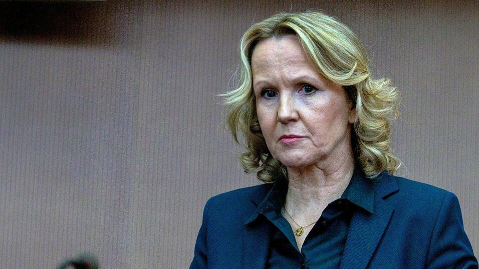 Lemke wurde stundenlang befragt. Lemke wurde stundenlang befragt.