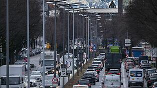 OB-Kandidat Clemens Baumg&auml;rtner (CSU) bringt die Idee eines Tunnels auf der Landshuter Allee wieder ins Spiel.