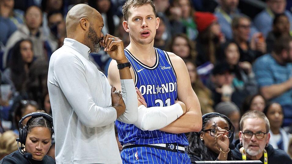 Moritz Wagner (r) wurde im ersten Viertel eingewechselt.