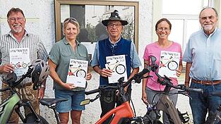 Rolf-Peter Holzleitner ehrte die kilometerstärksten Teilnehmer. Rolf-Peter Holzleitner ehrte die kilometerstärksten Teilnehmer.