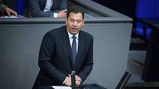 Bundesfinanzminister Klingbeil (SPD) zeigt sich offen daf&uuml;r, Subventionen und Steuerverg&uuml;nstigungen um einen pauschalen Prozentsatz abzuschmelzen.