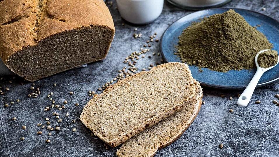 Die Foodblogger von cooknsoul.de stellen diese Woche ihr Rezept zum Hanfbrot vor. Die Foodblogger von cooknsoul.de stellen diese Woche ihr Rezept zum Hanfbrot vor.