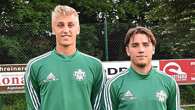 Neuzugänge aus der eigenen A-Jugend: Felix Kuffer (links) und Simon Maier. Neuzugänge aus der eigenen A-Jugend: Felix Kuffer (links) und Simon Maier.