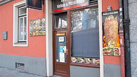 Das Geschäft von Theodoros Boulgarides in der Trappentreustraße. Den Schlüsseldienst gibt es heute nicht mehr. Stattdessen eröffnete dort ein Imbiss. An dem Gebäude wurde eine Gedenktafel angebracht.
