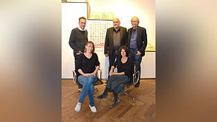 Stellten das Architektur- und Kunst-Programm zusammen mit Jakob Oberpriller vom BDA (Mitte) vor: Thomas Neumeister, Karl Sperk, Sieglinde Brams-Mieskes und Barbara Anetsberger (von links oben im Uhrzeigersinn)