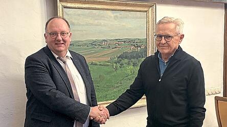 Geiselh&ouml;rings B&uuml;rgermeister Herbert Lichtinger (l.) und TransRegina Gesch&auml;ftsf&uuml;hrer Dieter R&ouml;sler beim Pressegespr&auml;ch.