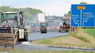 Bald haben die Verkehrsteiilnehmer wieder frei Fahrt auf der B299 zwischen Altdorf undFurth.