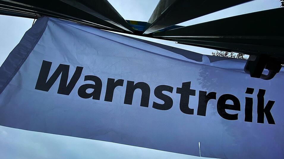 Gemeinsam mit Klimaaktivisten von Fridays for Future hat verdi am Freitag einen Warnstreik in München angekündigt. (Symbolbild) Gemeinsam mit Klimaaktivisten von Fridays for Future hat verdi am Freitag einen Warnstreik in München angekündigt. (Symbolbild)