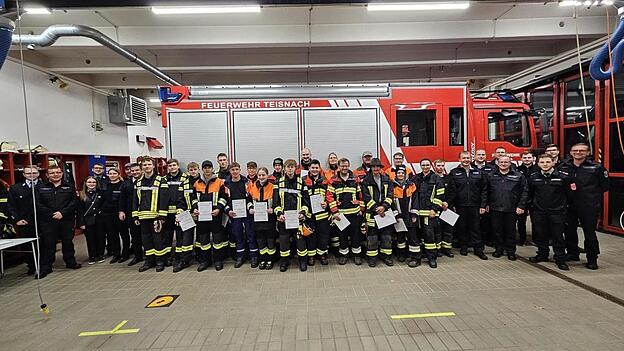 Diese jungen Feuerwehrler legten ihre Zwischenprüfung zur Modularen Truppausbildung (MTA) erfolgreich ab. Diese jungen Feuerwehrler legten ihre Zwischenprüfung zur Modularen Truppausbildung (MTA) erfolgreich ab.
