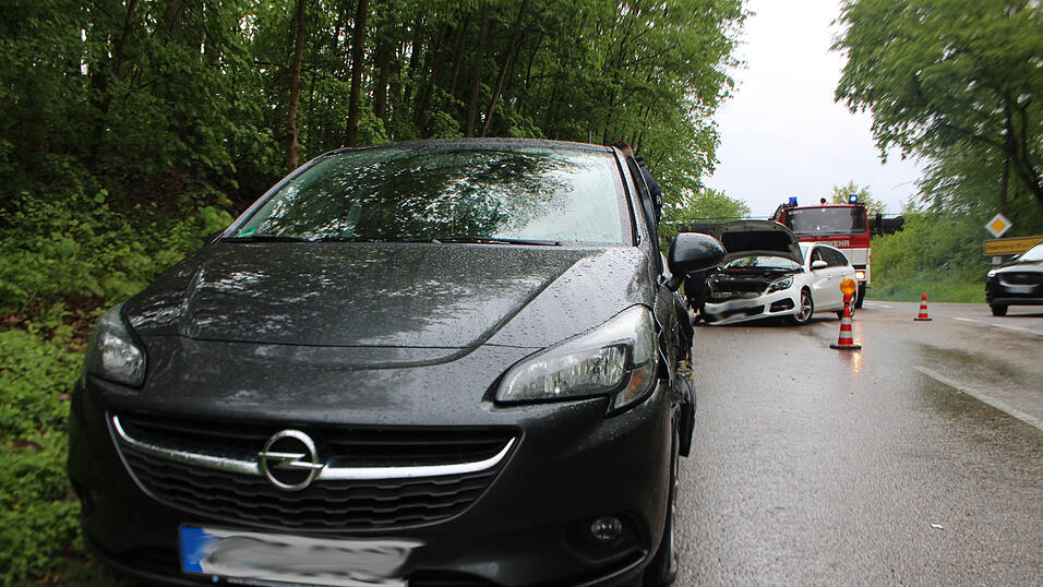 Bei Lerchenhaid hat es am Sonntagvormittag gekracht. Bei Lerchenhaid hat es am Sonntagvormittag gekracht.