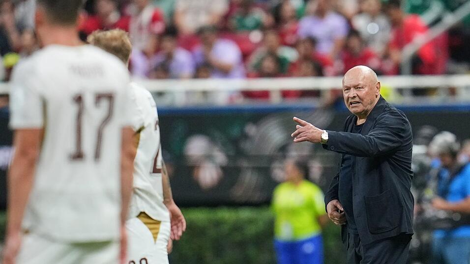 Miroslav Koubek ist der zweitälteste Coach bei dieser WM. Miroslav Koubek ist der zweitälteste Coach bei dieser WM.