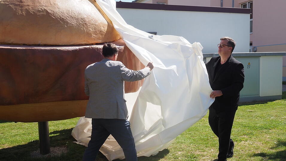 In Frontenhausen wurde am Donnerstag ein neuer Foto-Hotsopot enthüllt. In Frontenhausen wurde am Donnerstag ein neuer Foto-Hotsopot enthüllt.