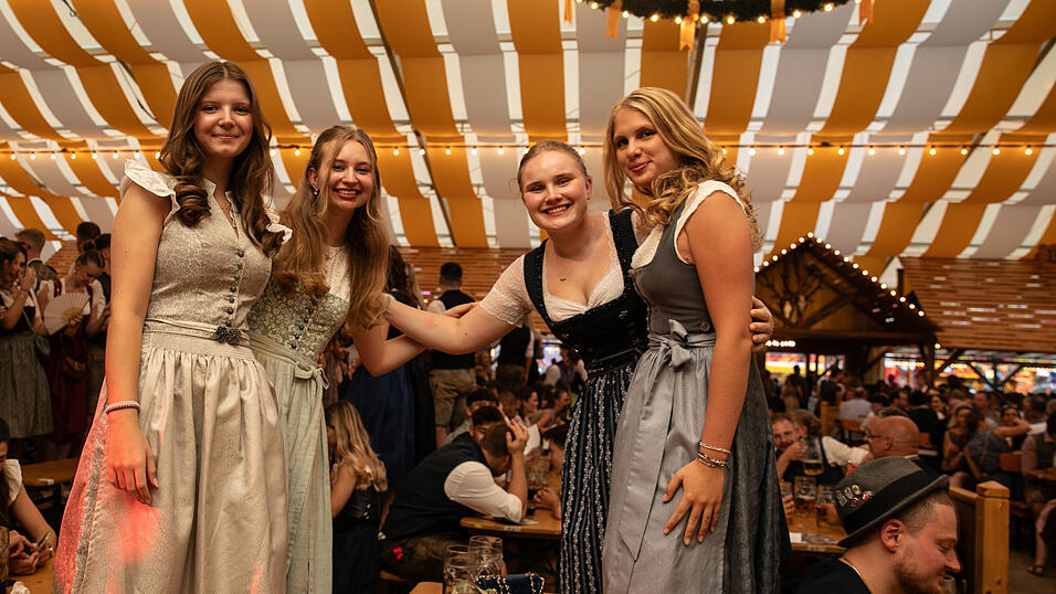 Die Partybilder vom Donnerstag, 14. August, aus dem Festzelt Nothaft. Die Partybilder vom Donnerstag, 14. August, aus dem Festzelt Nothaft.