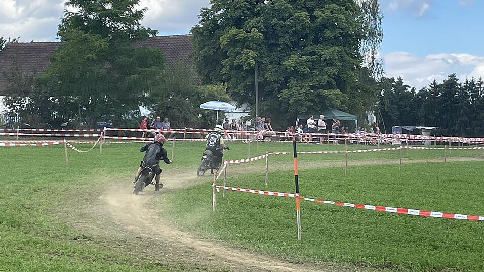 So lief das Mofarennen der Motorradfreunde Adlkofen: So lief das Mofarennen der Motorradfreunde Adlkofen: