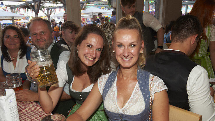 Die Partybilder vom Freitag, 15. August, aus dem Festzelt Lechner. Die Partybilder vom Freitag, 15. August, aus dem Festzelt Lechner.