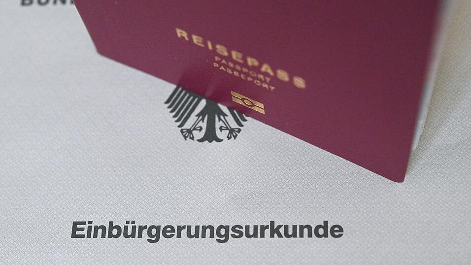 Die Zahl der Einb&uuml;rgerungen ist zuletzt gestiegen. (Symbolbild)