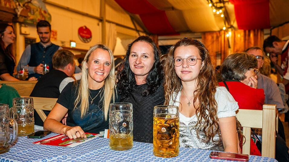 Die Partybilder vom Montag, 17. August, aus dem Festzelt Greindl. Die Partybilder vom Montag, 17. August, aus dem Festzelt Greindl.