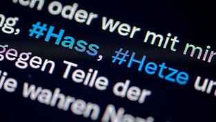 Hass und Hetze im Netz scheint mittlerweile fast schon selbstverständlich zu sein. Dabei sind gerade die jüngeren Internetnutzer häufiger betroffen als die älteren. Hass und Hetze im Netz scheint mittlerweile fast schon selbstverständlich zu sein. Dabei sind gerade die jüngeren Internetnutzer häufiger betroffen als die älteren.