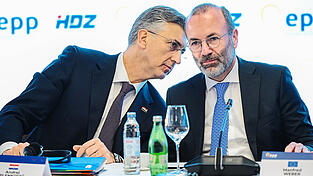 Manfred Weber (r.) im Gespr&auml;ch mit Kroatiens Ministerpr&auml;sident Andrej Plenkovic. Die EU muss sich ver&auml;ndern, dar&uuml;ber besteht weitgehend Einigkeit in der EVP-Parteienfamilie. Nur &uuml;ber das wie sehr nicht.