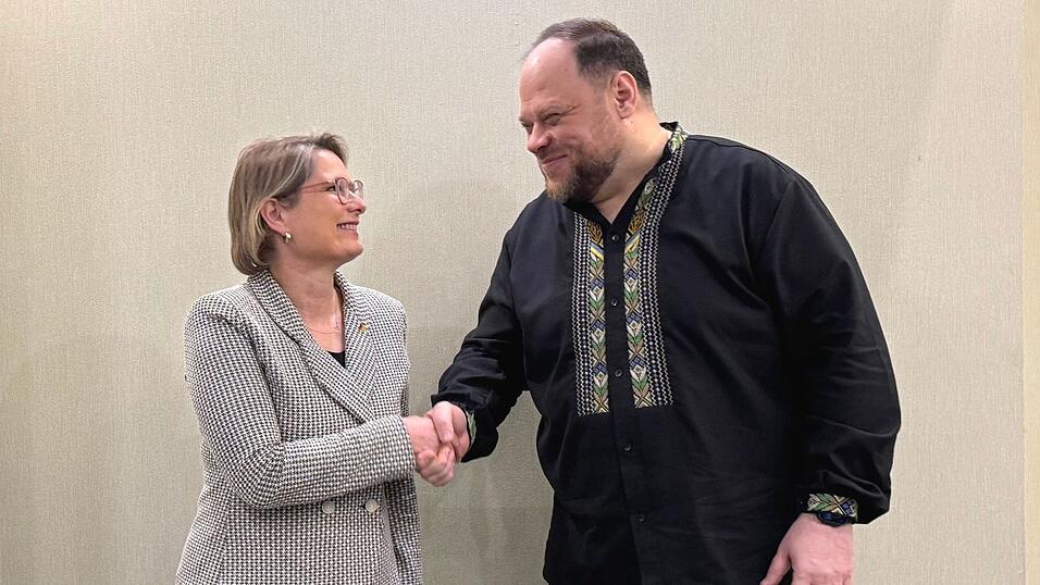 Sie w&uuml;nsche der Ukraine 'Freiheit, Selbstbestimmung und vor allem einen gerechten Frieden', sagt die Ministerin.