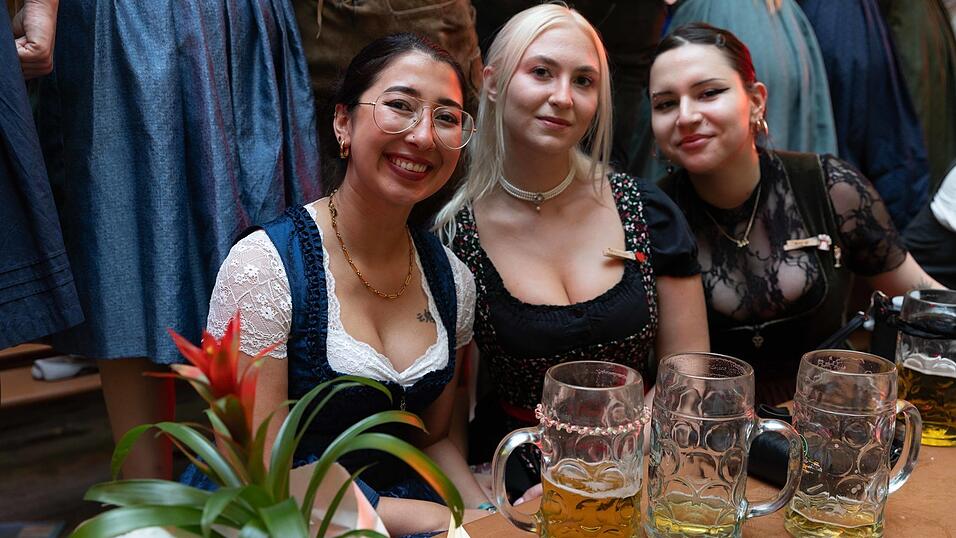 Die Partybilder vom Freitag, 7. August, aus dem Festzelt Wenisch. Die Partybilder vom Freitag, 7. August, aus dem Festzelt Wenisch.
