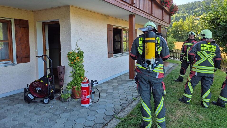 Die Feuerwehrkr&auml;fte hatten den K&uuml;chenbrand in Mais schnell unter Kontrolle.