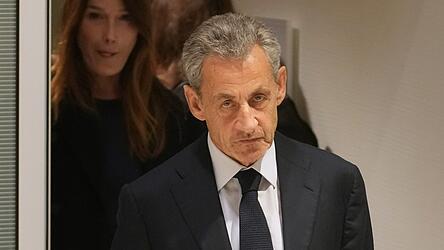 Ende September war der ehemalige französische Präsident Sarkozy im sogenannten Libyen-Prozess zu einer Gefängnisstrafe von fünf Jahren verurteilt worden. Diese tritt er nun an.