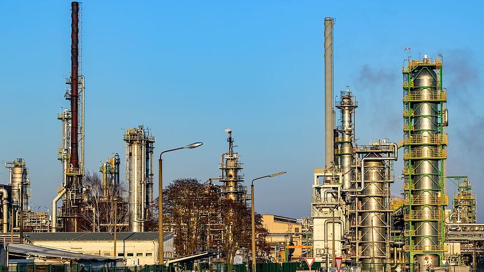 Die PCK-Raffinerie gehört mehrheitlich Rosneft. (Archivbild) Die PCK-Raffinerie gehört mehrheitlich Rosneft. (Archivbild)