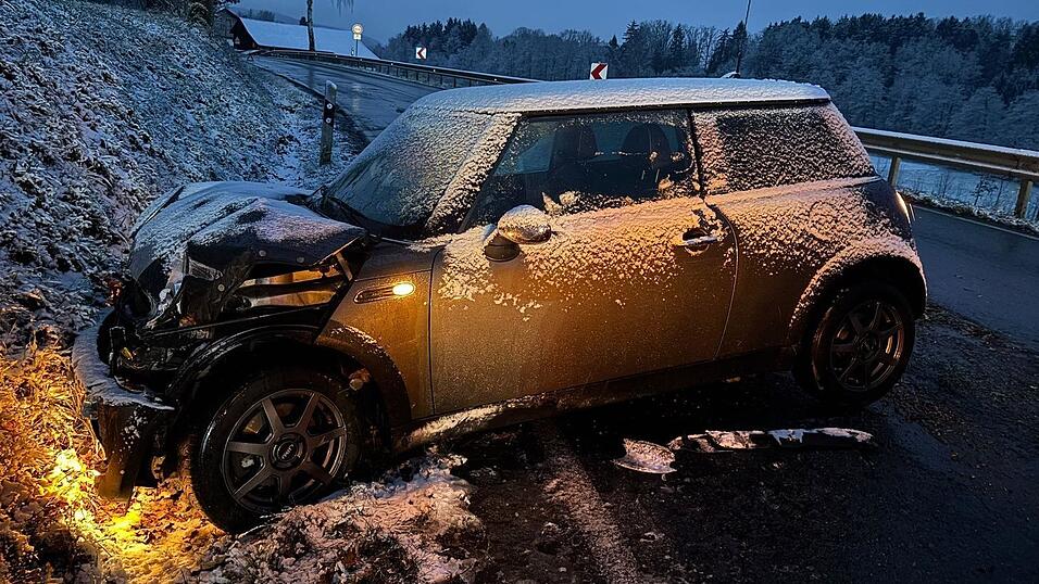 Eine junge Autofahrerin kam in H&ouml;he Haiberg ins Schleudern und prallte gegen die Leitplanke.