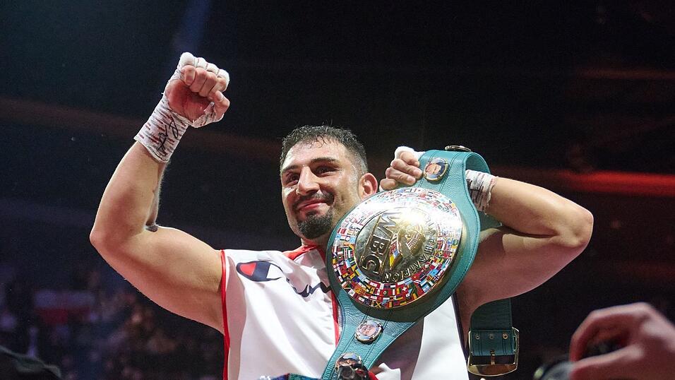 Der deutsche Schwergewichtsboxer Agit Kabayel hat seinen Interims-WM-Titel verteidigt.