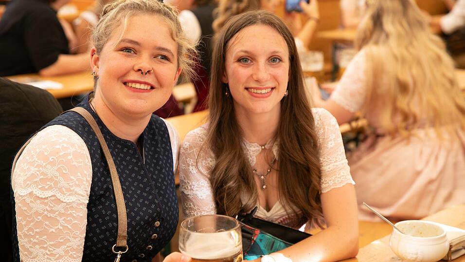 Die Partybilder vom Sonntag, 10. August, aus dem Festzelt Nothaft. Die Partybilder vom Sonntag, 10. August, aus dem Festzelt Nothaft.