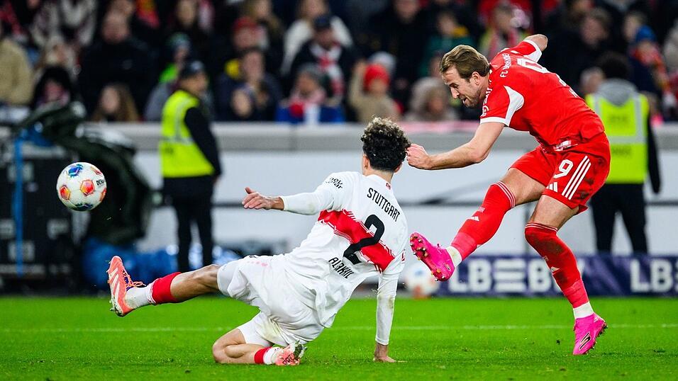 Der FC Bayern mit Torj&auml;ger Harry Kane trifft am 19. April wieder auf den VfB Stuttgart. (Archivbild)