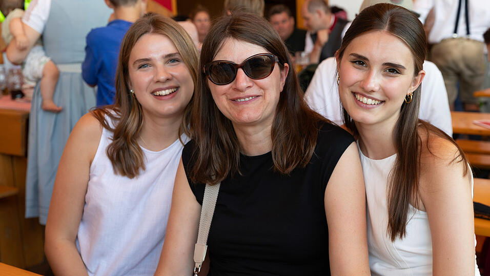 Die Partybilder vom Dienstag, 11. August, aus dem Festzelt Krönner. Die Partybilder vom Dienstag, 11. August, aus dem Festzelt Krönner.