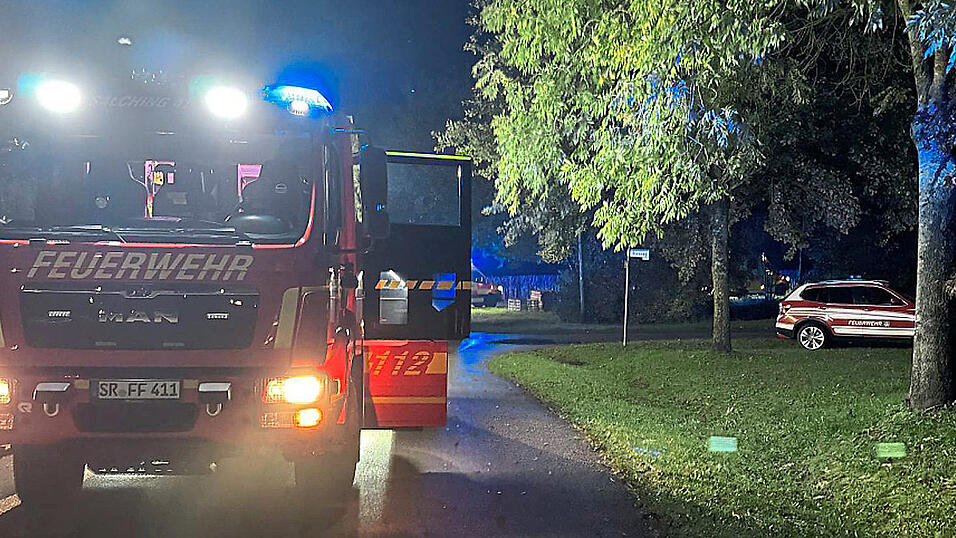 Viele Einsatzkräfte waren vor Ort, auch die UG-ÖEL Parkstetten. Viele Einsatzkräfte waren vor Ort, auch die UG-ÖEL Parkstetten.