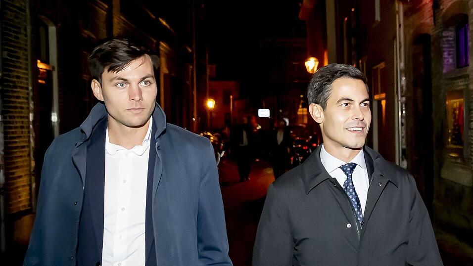 Rob Jetten (r), Vorsitzender der Partei D66, trat am Wahlabend mit seinem Verlobten Nicolás Keenan auf. Rob Jetten (r), Vorsitzender der Partei D66, trat am Wahlabend mit seinem Verlobten Nicolás Keenan auf.