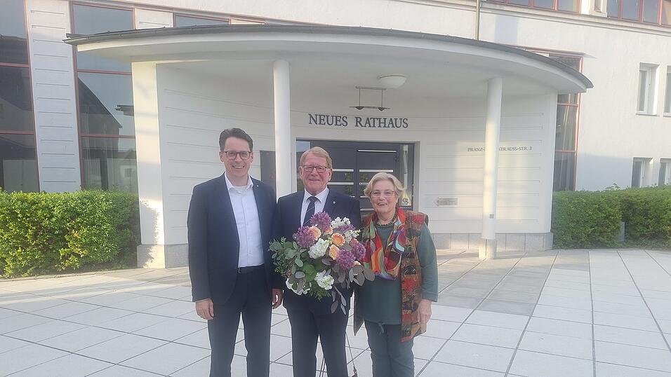 OB Dr. Moser mit seinem Noch-Vize G&uuml;nther Pammer und dessen Frau Sieglinde (Gigi).