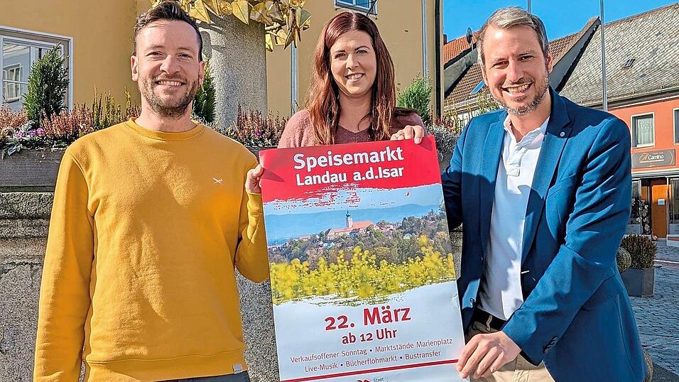 Das Programm des Speisemarkts am 22. M&auml;rz haben B&uuml;rgermeister Matthias Kohlmayer (r.) und die Kulturamtsmitarbeiter Miriam Leeb und Michael Steinberger vorgestellt.