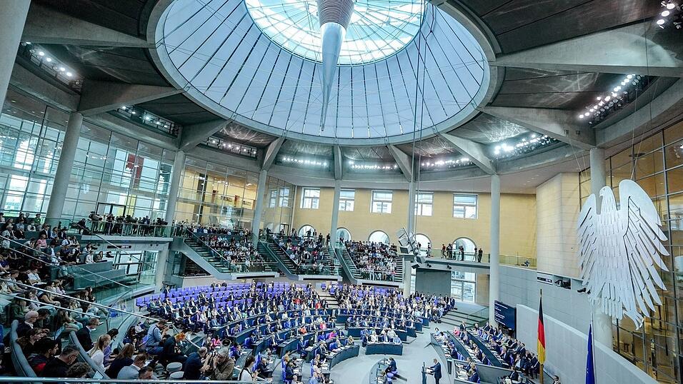 Es ist die erste Generaldebatte im Bundestag seit dem Regierungswechsel.
