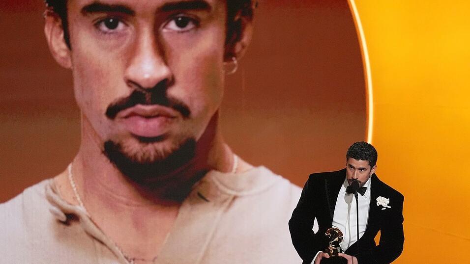 Bad Bunny dominiert die Grammys. Bad Bunny dominiert die Grammys.
