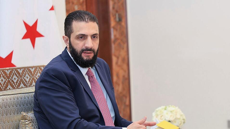 Ausländische Beobachter und auch viele Syrer stellen sich die Frage, wie weit die Macht von Interimspräsident Ahmed al-Scharaa reicht, vor allem mit Blick auf bewaffnete Gruppen. (Archivfoto)