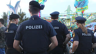 Eine Pr&uuml;gelei mit Polizisten auf der Landshuter Dult besch&auml;ftigt die Gerichte seit drei Jahren. (Symbolbild)