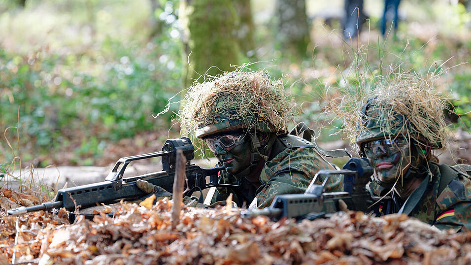 Die Bundeswehr trainiert Mitte Oktober an mehreren Tagen im Kreis Regensburg. (Symbolbild) Die Bundeswehr trainiert Mitte Oktober an mehreren Tagen im Kreis Regensburg. (Symbolbild)