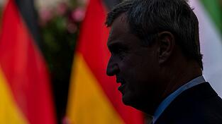 Je höher der Druck auf Kanzler Merz steigt, desto häufiger fällt auch der Name von Markus Söder als möglicher Nachfolger. Je höher der Druck auf Kanzler Merz steigt, desto häufiger fällt auch der Name von Markus Söder als möglicher Nachfolger.