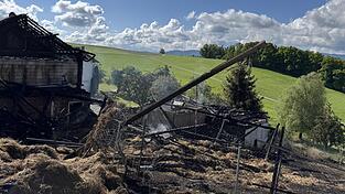 Am Tag nach dem Brand in Irlseign wurde das Ausma&szlig; der Zerst&ouml;rung deutlich.