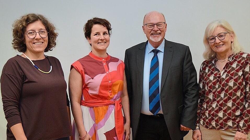 Der neue Vorstand mit gewechselten Positionen (v.l.) Barbara Bucksch (Schatzmeisterin), Annette Heinz (stellvertretende Vorsitzende), Erwin Weber (Vorsitzender) und Barbara Birnkammer (Schriftführerin). Der neue Vorstand mit gewechselten Positionen (v.l.) Barbara Bucksch (Schatzmeisterin), Annette Heinz (stellvertretende Vorsitzende), Erwin Weber (Vorsitzender) und Barbara Birnkammer (Schriftführerin).