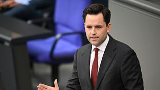 Der Vorsitzende der Jungen Union, Johannes Winkel, verlangt von der Bundesregierung große Sozialreformen. (Archivfoto) Der Vorsitzende der Jungen Union, Johannes Winkel, verlangt von der Bundesregierung große Sozialreformen. (Archivfoto)