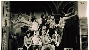 Ein Foto aus den Anfangstagen mit Gründer Benno Herrmann in der Mitte (kariertes Hemd)