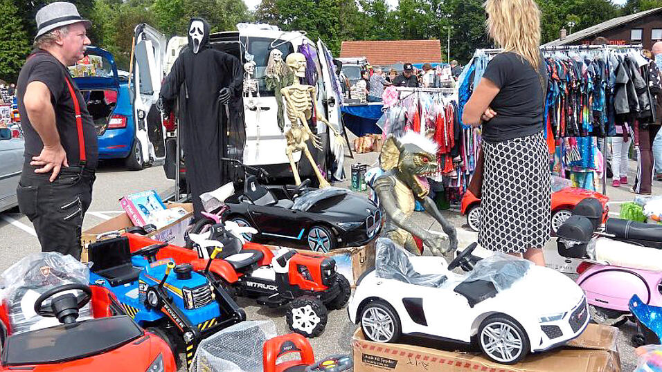 Der gewerbliche Veranstalter der Flohm&auml;rkte will an seinen vier Aktionen am Rodinger Regenufer festhalten.