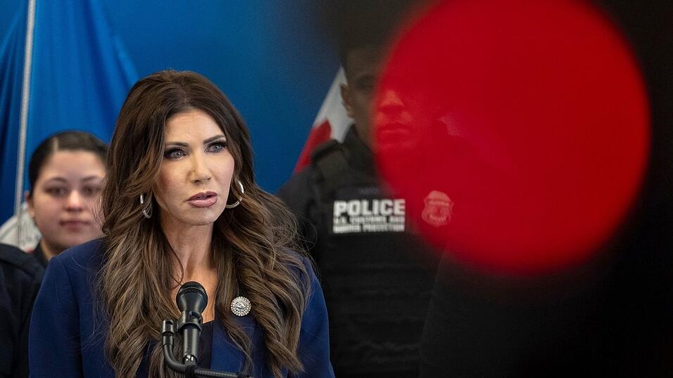 Als erste Ministerin der aktuellen Trump-Regierung muss US-Heimatschutzministerin Kristi Noem gehen. (Archivfoto)