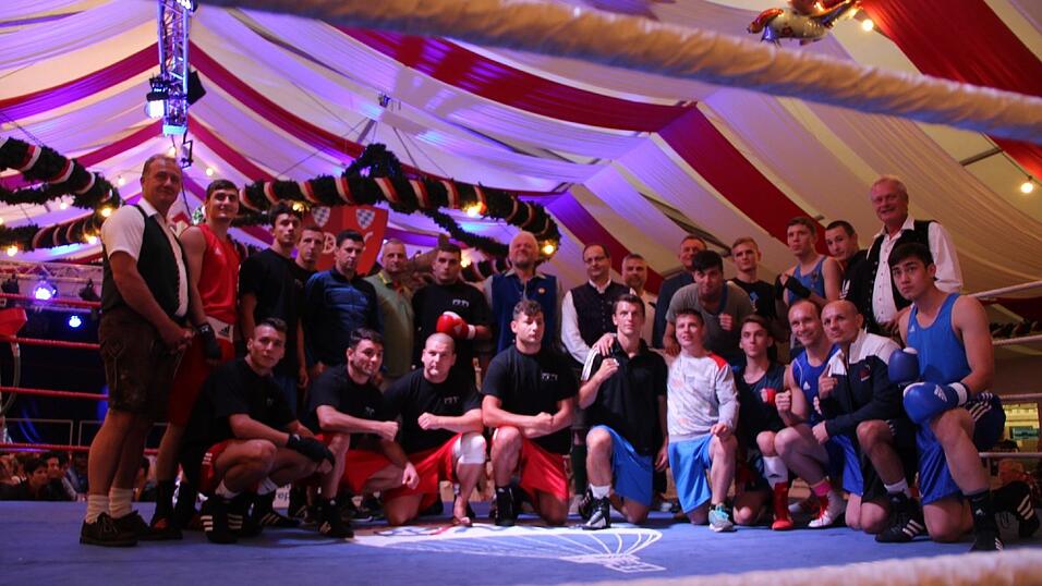 Im Lechner-Festzelt hie&szlig; es am Sonntag wieder 'Let&acute;s get ready to rumble'.